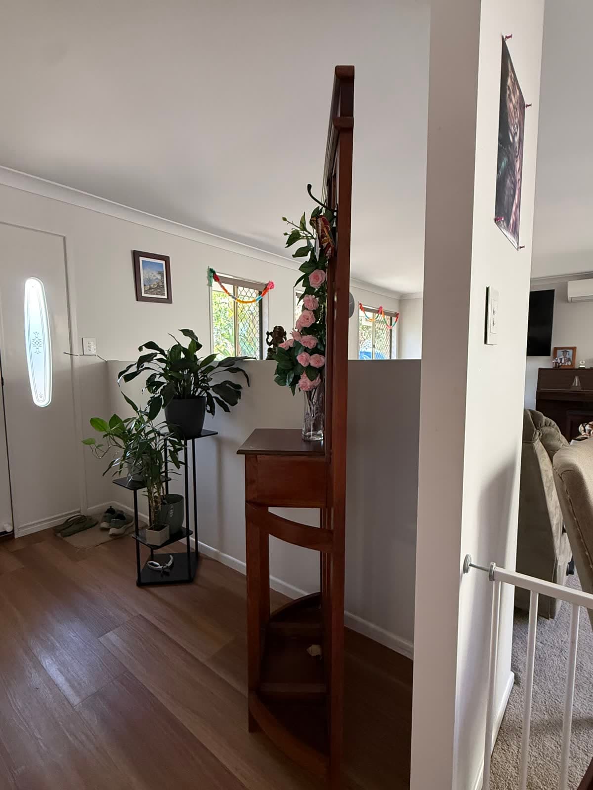 Antique-Style Hall Stand photo 3