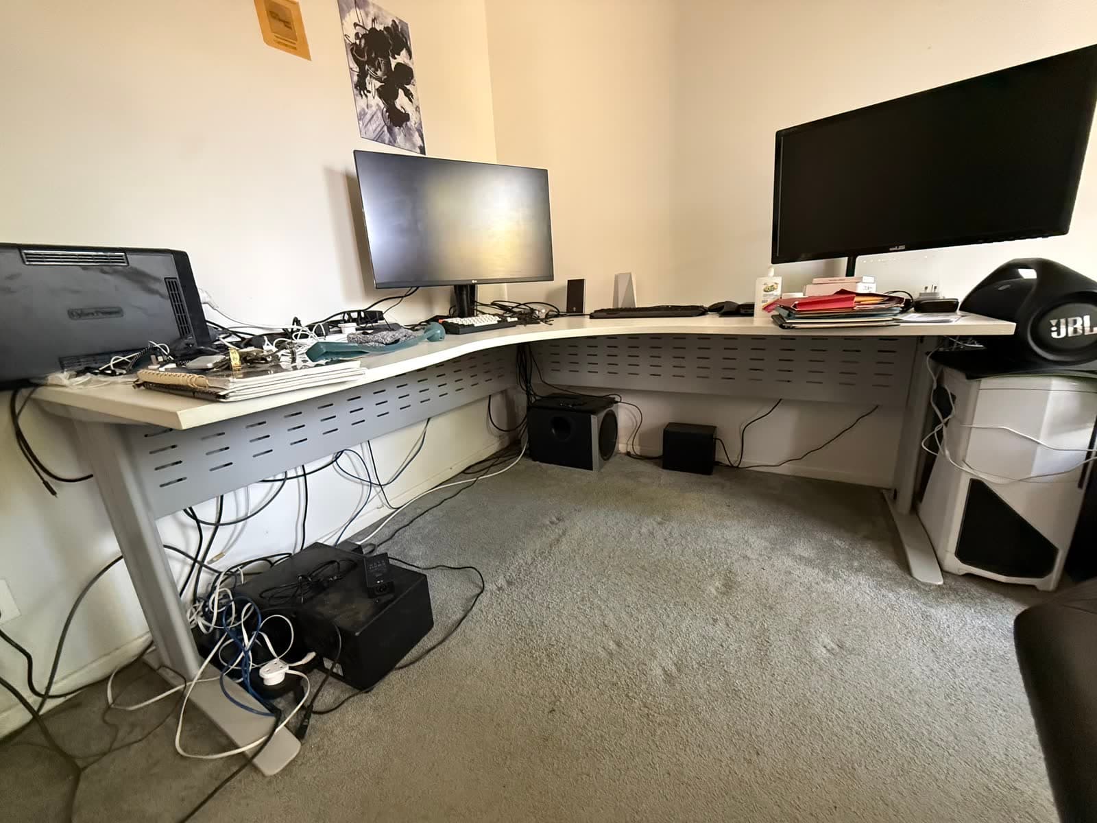 Curved Corner Workstation Desk