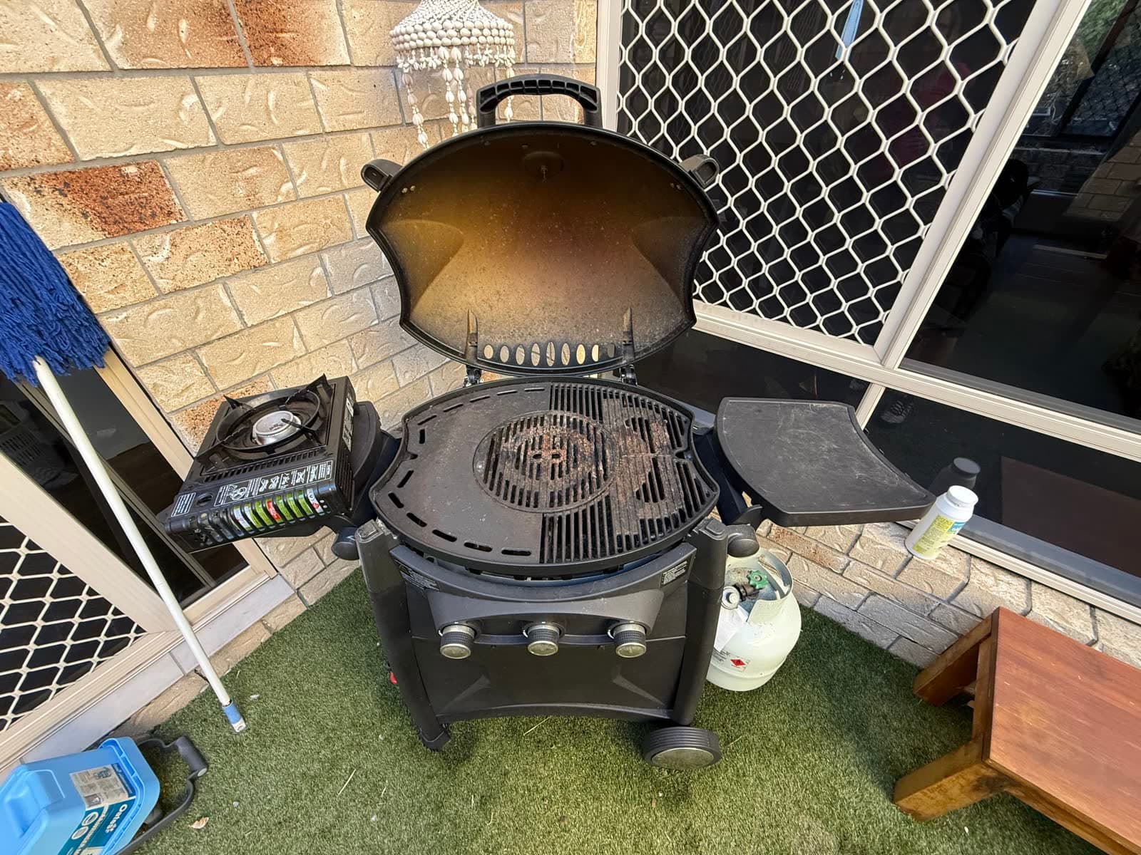 Gasmate 3-Burner BBQ with Gas Bottle photo 3