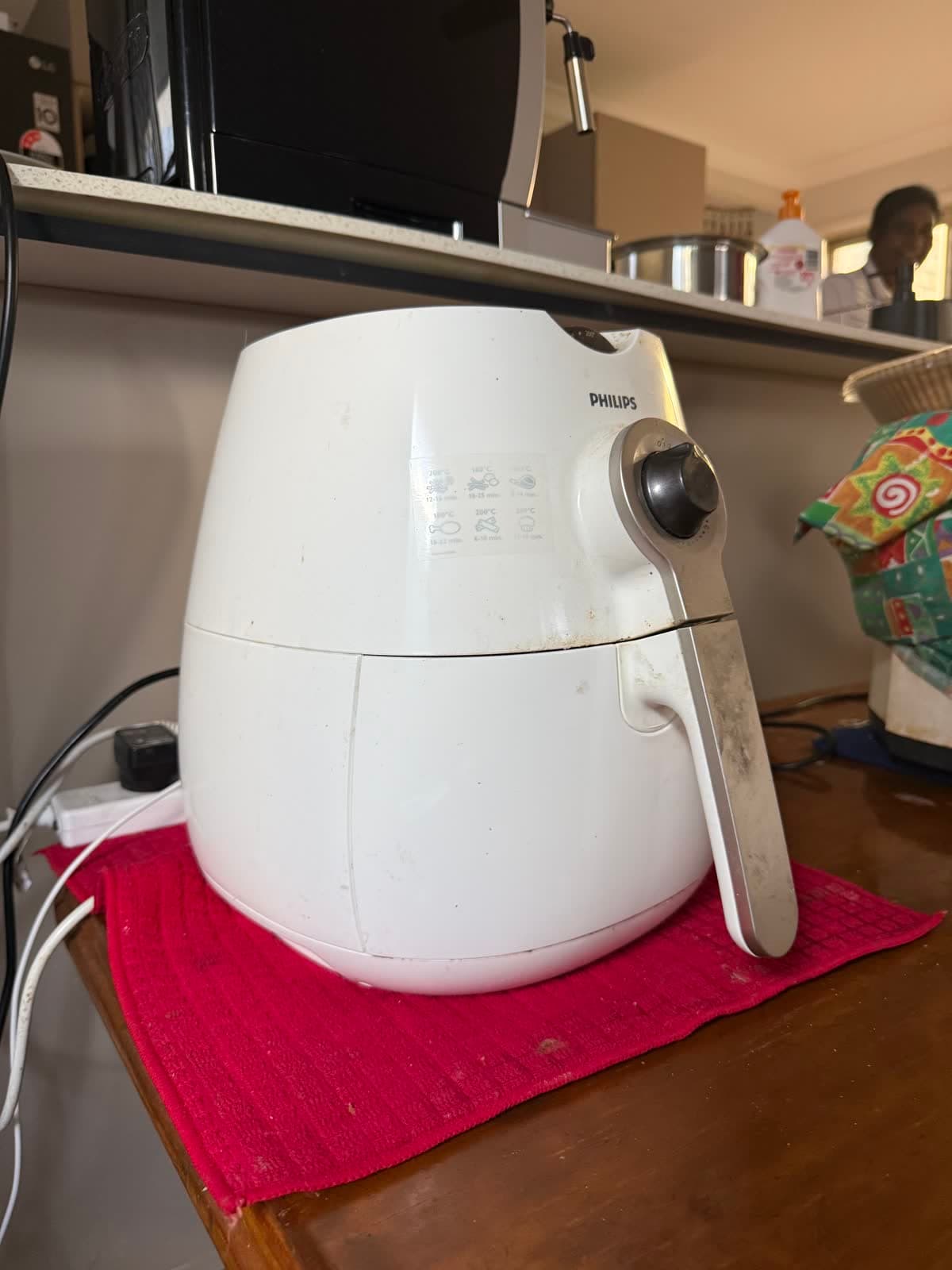 Philips Air Fryer photo 2