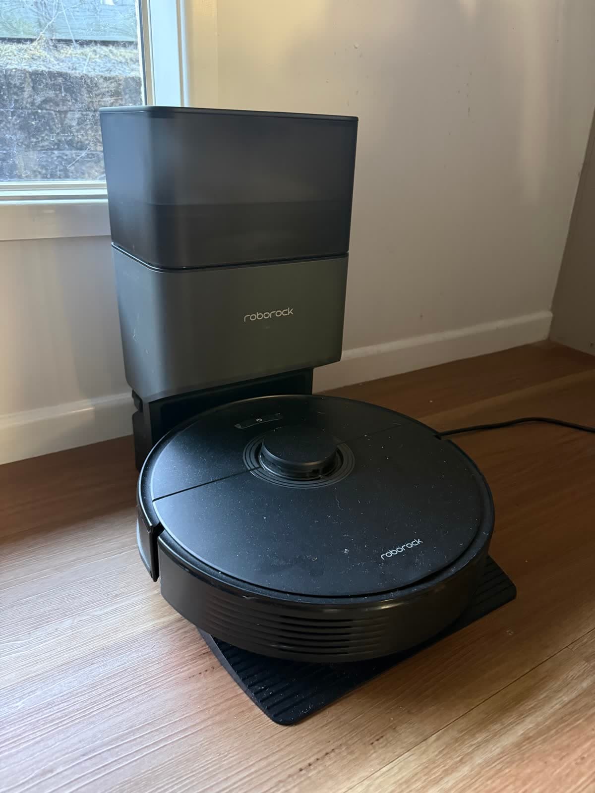 Roborock Robot Vacuum with Dock photo 2