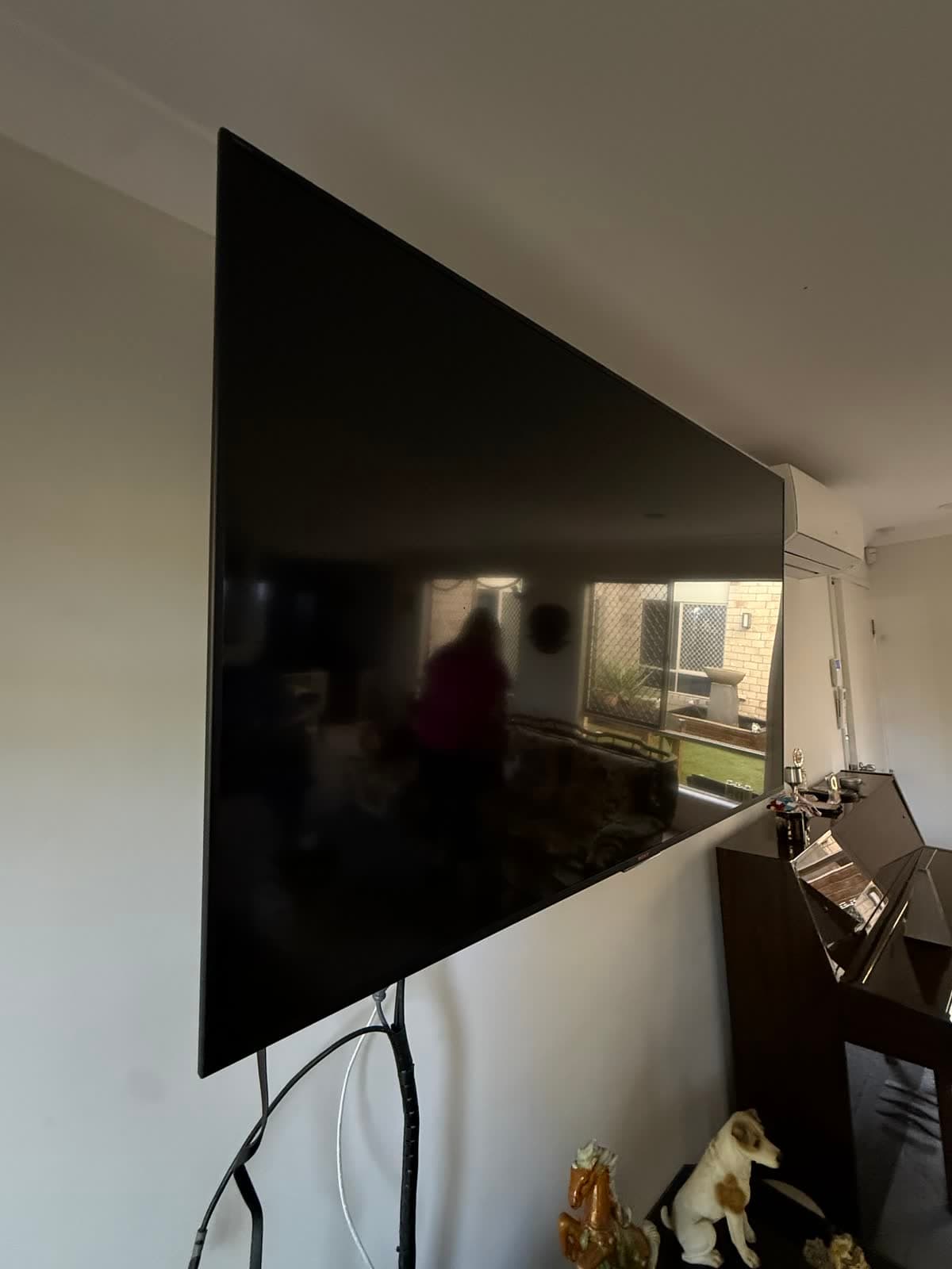 Sony Large-Screen LED TV photo 2